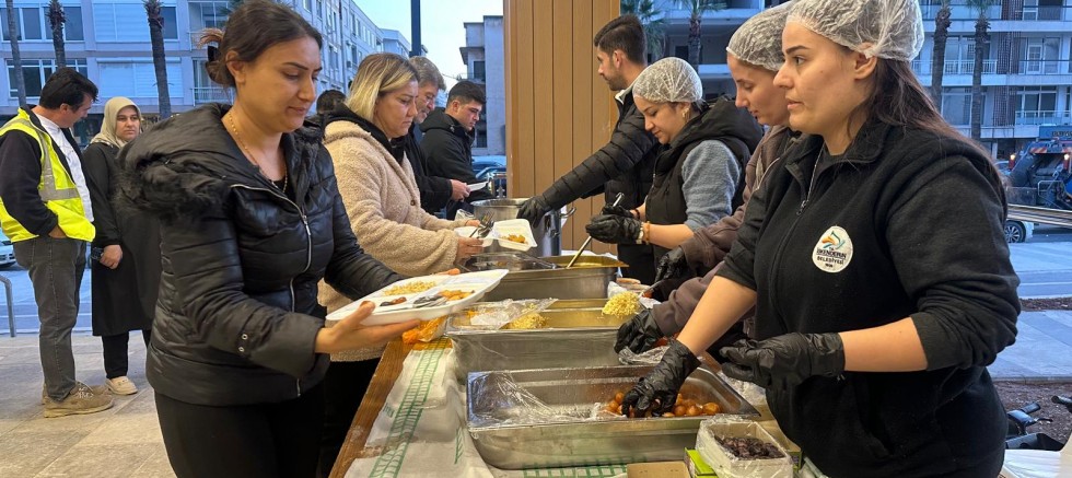 BU SOFRADA BİRLİK VAR, BEREKET VAR, HOŞ GÖRÜ VAR