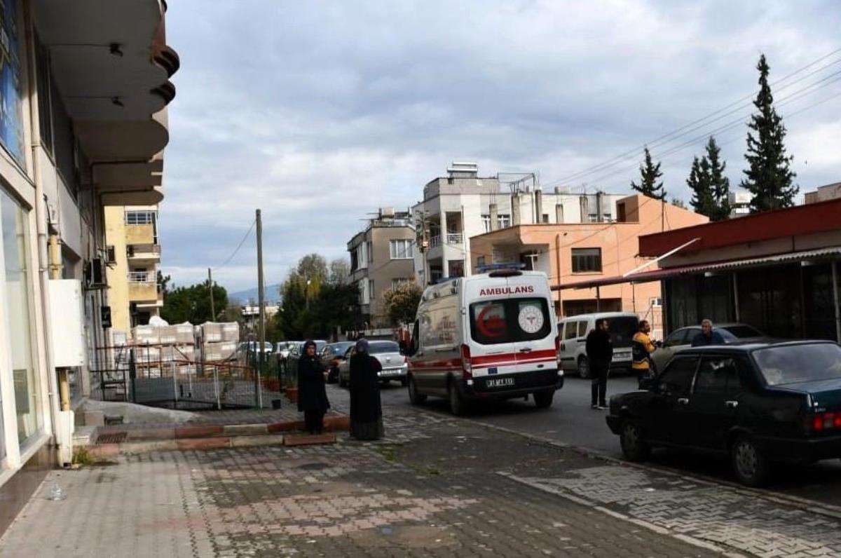 Hatay'da 4 çocuk annesi, apartman boşluğuna düşerek öldü