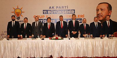 11 Büyükşehir Belediyesinin AK Parti Meclis Grup başkanvekilleri ortak basın toplantısı gerçekleşti