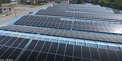 ARSUZ BELEDİYESİ’NDEN GÜNEŞ ENERJİ SANTRALİ GÜNLÜK 500 KW ELEKTRİK ÜRETİMİ 