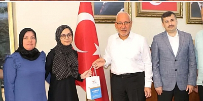 BAŞKAN TOSYALI’DAN YKS’DE İLK 1000’E GİREN ÖĞRENCİLERE ÖDÜL