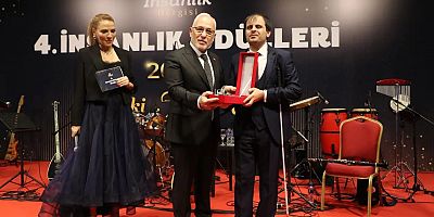 BAŞKAN TOSYALI'YA “YILIN BELEDİYE BAŞKANI” ÖDÜLÜ
