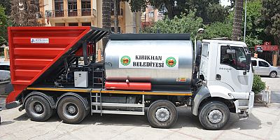 BAŞKAN YAVUZ KIRIKHAN’A YENİ ASFALT SATHİ KAPLAMA ARACI KAZANDIRDI