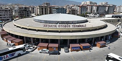 DEPREMDEN HASAR ALAN ANTAKYA ŞEHİRLERARASI OTOBÜS TERMİNALİ’NİN ONARIM ÇALIŞMALARI TAMAMLANIYOR 
