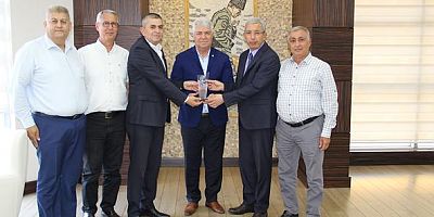 DÖRTYOL TİCARET VE SANAYİ ODASINDAN İSO 500 LİSTESİNE GİREN İŞ İNSANLARINA TEBRİK PLAKETİ
