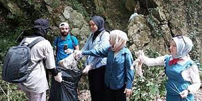Gönüllüler Geçilmez Kanyonu'nu temizledi