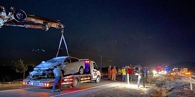Hatay'da kamyonet ile otomobil çarpıştı: 6 yaralı
