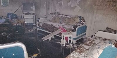 Hatay'ın Samandağ ilçesinde bir evde yangın çıktı.