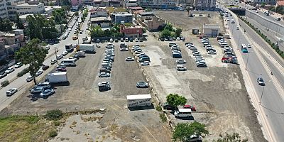 İSKENDERUN BELEDİYESİNİN ÜCRETSİZ OTOPARK HİZMETİ TAKDİR TOPLADI