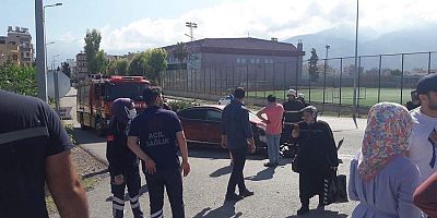 İskenderun feyazan kanalı üzerinde gençlik merkezi önünde bulunan köprüde iki aracın çarpışması sonucu meydana gelen trafik kazasında 1 kişi yaralandı.