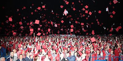 İSTE’DE MEZUNİYET COŞKUSU