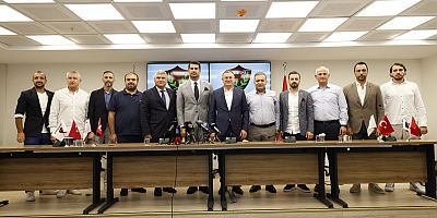 LÜTFÜ SAVAŞ İDDİALI KONUŞTU: HATAYSPOR KÜME DÜŞMEYECEK 7 YILLIK YÜKSELEN BAŞARI ÇITAMIZ VAR