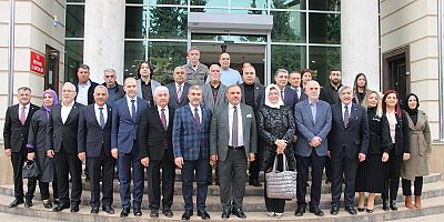 REYHANLI’DA 2. CEMİL MERİÇ İRFAN VE SANAT GÜNLERİ YOĞUN KATILIMLA BAŞLADI