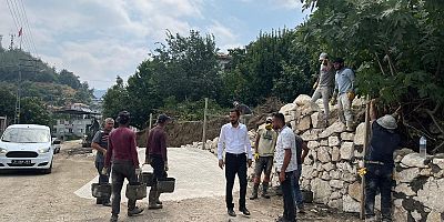 YAYLADAĞI’NDA YOL GENİŞLETME ÇALIŞMALARI SÜRÜYOR