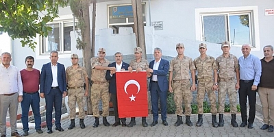 YAYMAN, BAYRAMDA ŞEHİT AİLELERİNİ UNUTMADI