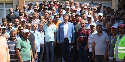 Yüzde 65 zam alan personel, belediye başkanını davul zurna ile karşıladı